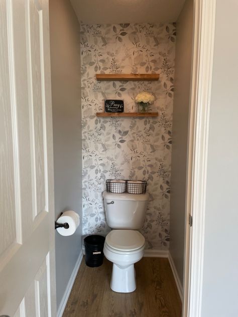 Small Bathroom Accent Wall, Water Closet Decor, Half Bath Decor, Small Half Bathroom, Half Bath Remodel, Half Bathroom Decor, Toilet Room Decor, Small Toilet Room, Bathroom Accent Wall