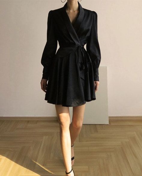 Dress Minimal, Look Boho Chic, Women Blouses Fashion, Minimal Chic, Black Women Fashion, Pastry Chef, Classic Outfits, Edgy Outfits, Classy Dress