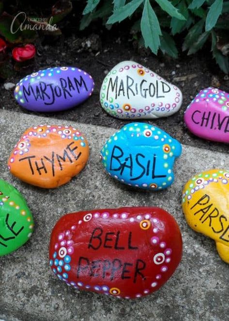 Marker Crafts, Painted Rocks Diy, Outdoor Paint, Garden Markers, School Garden, Garden Art Projects, Plant Markers, Paint Rock, Veggie Garden