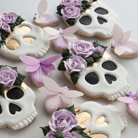 Skull Cookie, Halloween Sugar Cookies Decorated, Halloween Brownies, Skull Cookies, Halloween Cookies Decorated, Halloween Sugar Cookies, Industrial District, Royal Icing Recipe, Sugar Cookie Designs