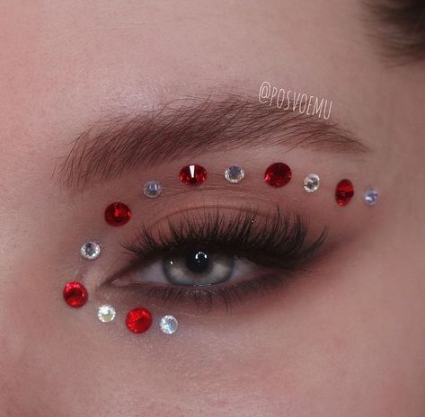 Makeup Fails, Rhinestone Makeup, Christmas Makeup Look, Holiday Makeup Looks, Makeup Nails Art, Halloween Eye Makeup, Holiday Makeup, Christmas Makeup, Makeup For Beginners