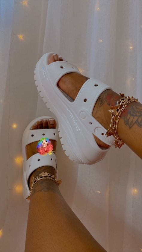 Croc Platform Sandals Outfit, Croc Sandals Outfit, Crocs Mega Crush Sandal Outfit, Croc Outfits Women, Crocs Mega Crush Sandal, Crocs Platforms, Cute Crocs Shoes, Mega Crush Sandal, Croc Outfits