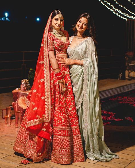 Tips For Bride’s Sister To Slay Her Look At The Wedding Himadri Patel, Lehenga For Bride's Sister, Dress For Bride Sister, Saree Outfit, Engagement Dress For Bride, Bridal Pose, Brides Sister, Sister Of The Bride, Trendy Saree