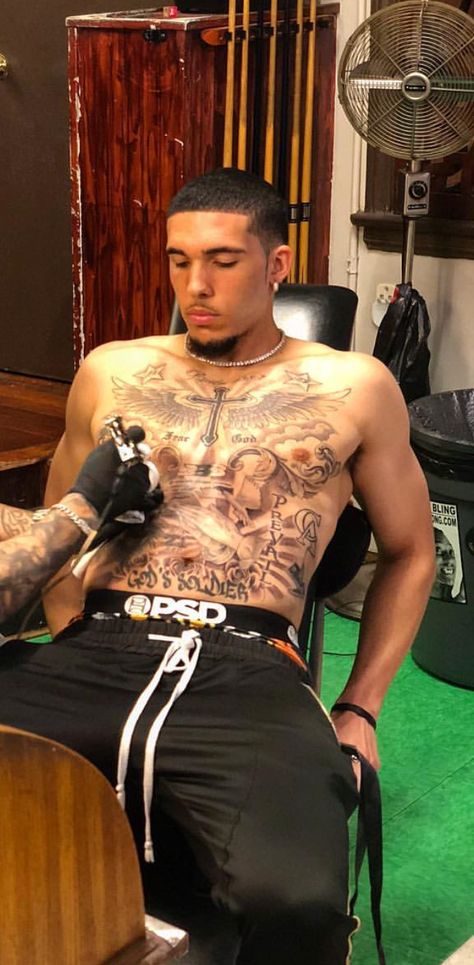 Gelo ball Liangelo Ball Wallpaper, Liangelo Ball Tattoos, Gelo Ball Tattoo, Liangelo Ball Haircut, Lonzo Ball Tattoo, Lamelo Ball Tattoo, Liangelo Ball, Kyle Kuzma, Lonzo Ball