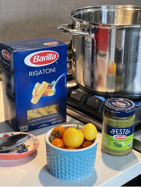 Barilla Creamy Genovese Pesto and Rigatoni for an easy three ingredient meal Barilla Pesto, Easy To Cook Meals, How To Make Pesto, School Night, Quick Meal, Pesto Sauce, Three Ingredient, Rigatoni, Fresh Tomatoes