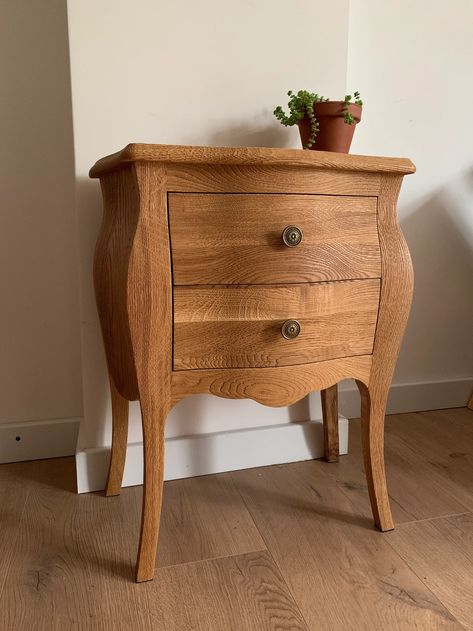 Oak Nightstands, Night Stands Bedroom, Antique Bedside Tables, Rustic Bedside Table, Beautiful Bedside Tables, Vintage Bedside Table, Oak Nightstand, Vintage Nightstand, Wooden Nightstand