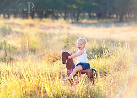 Austin Senior Pictures, Austin Engagement Photos, Infant Photos, Pregnancy Portraits, 1st Birthday Pictures, First Birthday Pictures, Children Photography Poses, Birth Photos, Sister Pictures