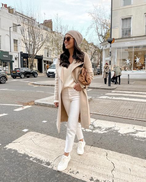 Bluestone Lane, Sneakers Neutral, Kat Jamieson, Jeans White Sneakers, Neutral Coat, Colour Combinations Fashion, Cold Weather Outfits, Cashmere Turtleneck, Sweater White