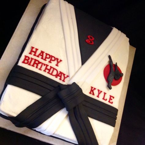 Karate Cakes Ideas Martial Arts, Martial Arts Cake Ideas, Martial Arts Birthday Cake, Taekwondo Birthday Cake, Martial Arts Birthday Party, Taekwondo Cake Ideas, Karate Cake Ideas, Karate Birthday Party Ideas, Karate Birthday Cake