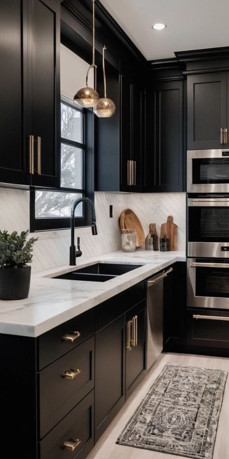 Modern Black Kitchen, Walnut Kitchen, Floor Kitchen, Black Kitchen Cabinets, Kitchen Remodel Inspiration, Dark Cabinets, Kitchen Marble, Kitchen Inspiration Design, Black Cabinets