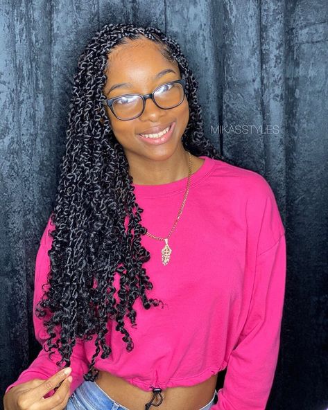 25 Trending Passion Twist Hairstyles in 2024 We Love Right Now - Zohna Caribbean Braids, Passion Twist Hairstyles, Passion Twists, Twist Styles, Twist Braid Hairstyles, Hair Twist Styles, African Braids Hairstyles, Hairstyles Braids, African Braids