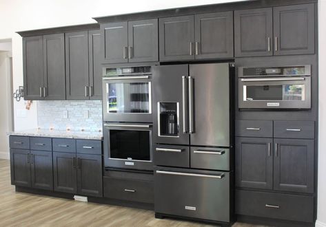 What Color Cabinets Go with Black Stainless Steel Appliances? (16 Ideas) Popular Cabinet Colors, Stainless Steel Kitchen Decor, White Kitchen Black Appliances, Kitchen Cabinets With Black Appliances, White Cabinets Black Appliances, Black Stainless Steel Appliances, Light Grey Kitchen Cabinets, Stainless Appliances Kitchen, Black Stainless Appliances