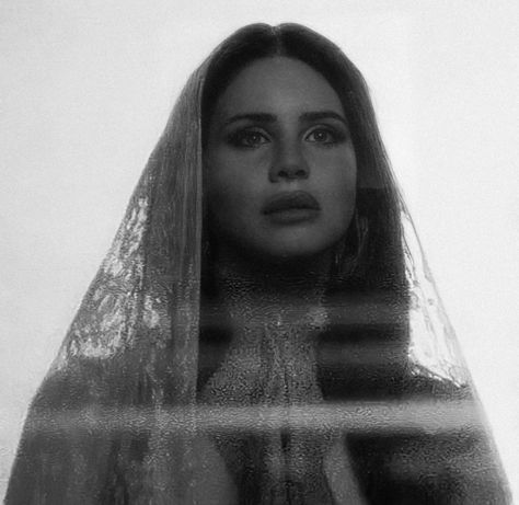 Lana Del Rey Love, Lana Del Rey Vinyl, Lana Rey, Lana Del Ray, Living Legends, White Photo, Lana Del Rey, Music Artists, Veil