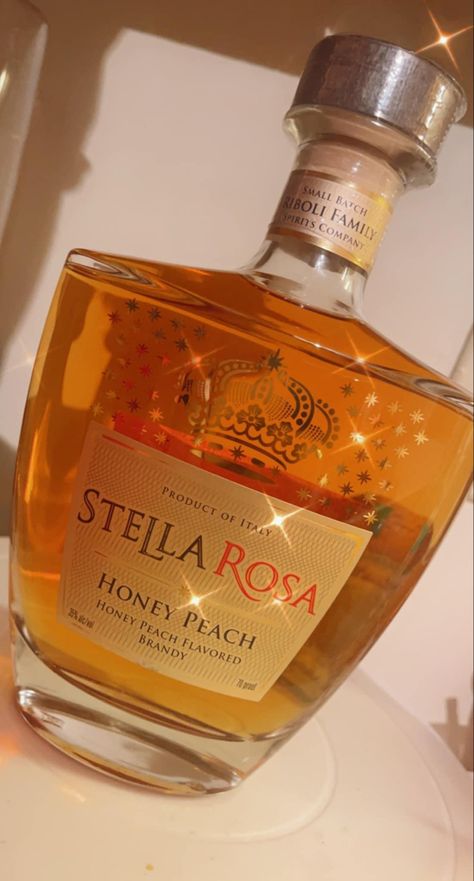 Stella Rosa Wine, Fun Drinks Alcohol, Pretty Alcoholic Drinks, Stella Rosa, Alcholic Drinks, Cocktail Drinks Alcoholic, Yummy Alcoholic Drinks, Alcohol Party, Liquor Drinks