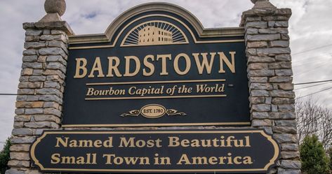 Bardstown Kentucky Christmas, Kentucky Christmas, Bardstown Kentucky, Dinner Train, Kentucky Bourbon Trail, Christmas Girls, Southern Hospitality, The Perfect Christmas, Cool Countries