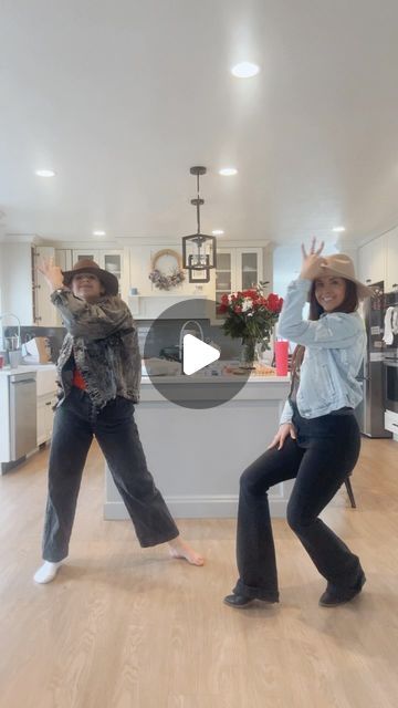 Aubree M Gustafson on Instagram: "When this song and dance have a complete chokehold on us!  DC: @mattmccall @dexrated #mom #motherdaughter #dance #beyonce" Dance Video Song, Film Dance, Football Cheerleaders, Country Dance, Cool Dance Moves, Lyrical Dance, Dance Workout Videos, Cool Dance, Dance Tips