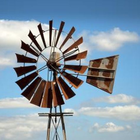 To catch the most wind, locate your windmill away from buildings and trees. Yard Windmill, Windmill Plan, Windmill Diy, Farm Windmill, Garden Windmill, Windmill Decor, Metal Windmill, Tower Garden, Weather Vanes