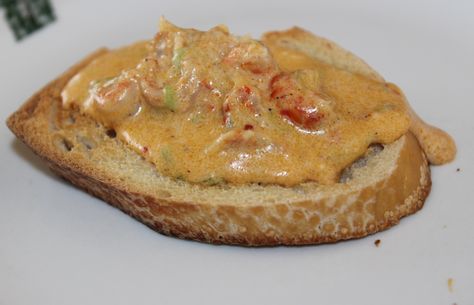 Hot Crawfish Dip Crawfish Fondue Recipe, Hot Crawfish Dip Recipe, Crawfish Fondue, Dip With Crackers, Crawfish Dip, Dip Food, Crawfish Recipes, Fondue Recipe, Apple Sausage