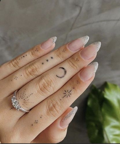 Classy Tattoo, Tattoos Zodiac, Tattoos Moon, Queen Tattoos, Tattoos Angel, Tattoos Nature, Crown Tattoos, Angel Tattoos, Small Finger Tattoos