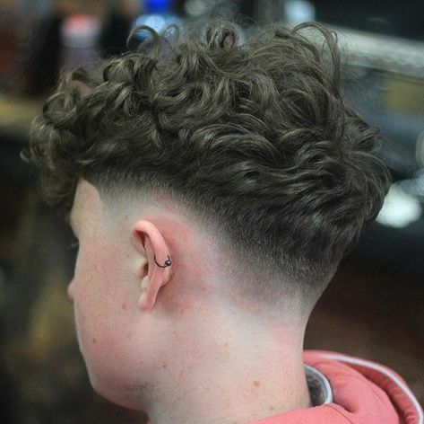 Perm Hair Styles, Boys Curly Haircuts, Mid Fade Haircut, Short Permed Hair, Curly Hair Fade, Mens Haircuts Short Hair, Mens Hairstyles Fade, Perm Hair, Trending Hair