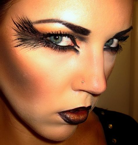 Fallen Angel look Fallen Angel Makeup Tutorial, Fallen Angel Eye, Angel Eye Makeup, Dark Angel Halloween Makeup, Fallen Angel Costume Ideas, Fallen Angel Makeup, Fallen Angel Halloween, Dark Angel Makeup, Angel Halloween Makeup