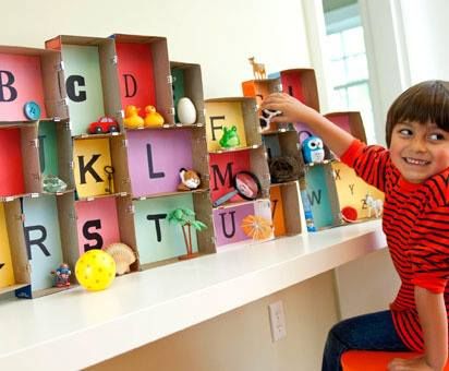 Alphabet Museum: Here's a hands-on way to boost early literacy skills. Simply raid your pantry for boxes, line them with colorful printouts on card stock, and start playing! Preschool Literacy, Letter Activities, Alphabet Preschool, Found Objects, Kindergarten Literacy, Early Literacy, Learning Letters, Literacy Skills, Alphabet Activities