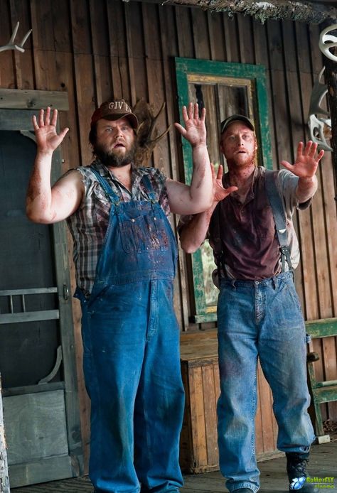 Tucker & Dale of Tucker & Dale vs. Evil. This movie had such a good 'cabin in the woods' twist! Dale And Tucker Vs Evil, Cabin In The Woods Movie, Tucker And Dale Vs Evil, Into The Woods Movie, Scary Photos, Spooky Movies, Halloween Queen, Thriller Movies, Horror Books