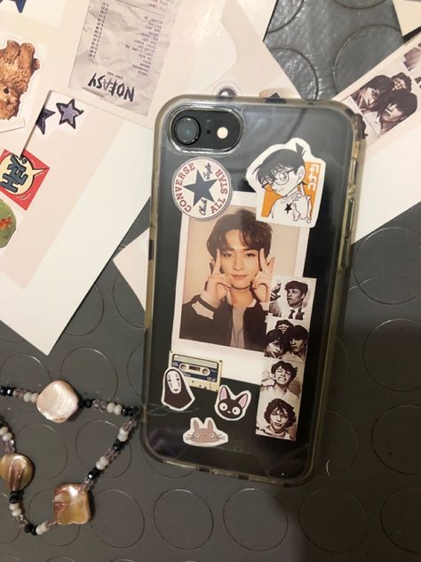 Kpop Phone Case Ideas, Melina Core, Bts Craft, Phone Cover Stickers, Clear Phone Case Design, Kpop Phone Cases, Diy Phone Case Design, Copic Art, Diy Iphone Case