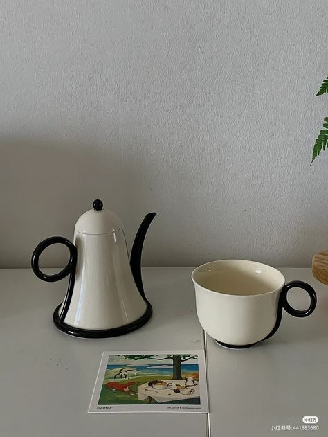 Tea Set Design, Tea Pot Pottery, Ceramic Utensils, Cute Cutlery, Minimalist Ceramics, Ceramic Kitchenware, Crockery Design, Tanah Liat, Pretty Mugs