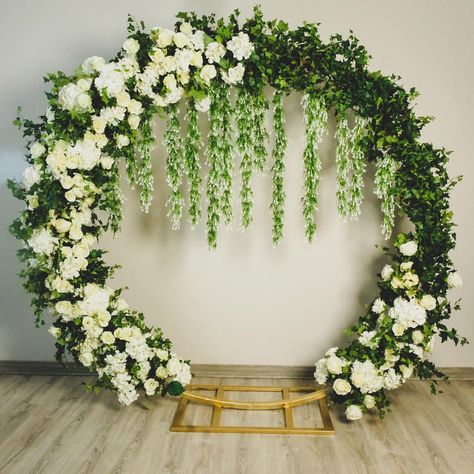 Make your ceremonies exquisitely decorated with our dreamy Ring of Roses! | 2.2m diameter | #fancybackdrops Simple Beach Wedding, Ganpati Decoration At Home, Flower Wedding Ring, Flower Wall Wedding, Wedding Backdrop Decorations, Arch Decoration, Arch Decoration Wedding, Wedding Stage Decorations, Wedding Flower Decorations