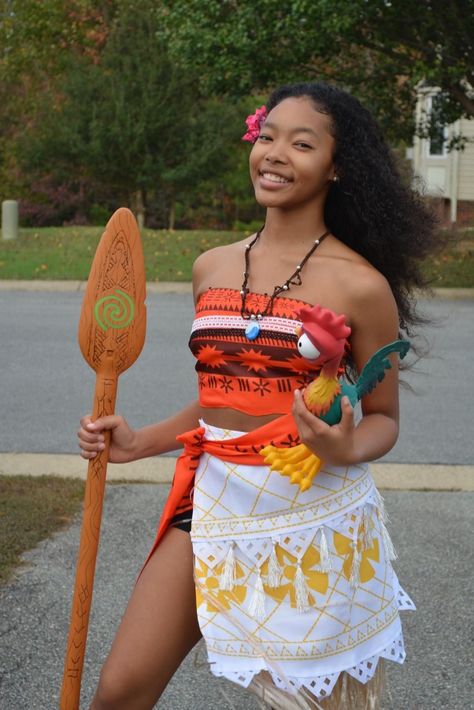 Moana Real Life, Best Disney Costumes, Princess Tiana Costume, Moana Halloween Costume, Moana Cosplay, Costumes For Teenage Girl, Rapunzel Costume, Halloween Costumes For Teens Girls, Halloween Beauty