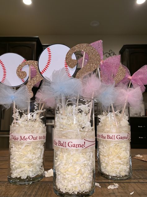 Baseballs or bows center piece for gender reveal Baseball Gender Reveal Ideas, Baseball Gender Reveal Cake, Softball Gender Reveal Ideas, Baseball Gender Reveal Party, Gender Reveal Baseball Theme, Gender Reveal Ideas Baseball Theme, Baseball And Softball Gender Reveal, Baseballs Or Bows, Gender Reveal Baseball