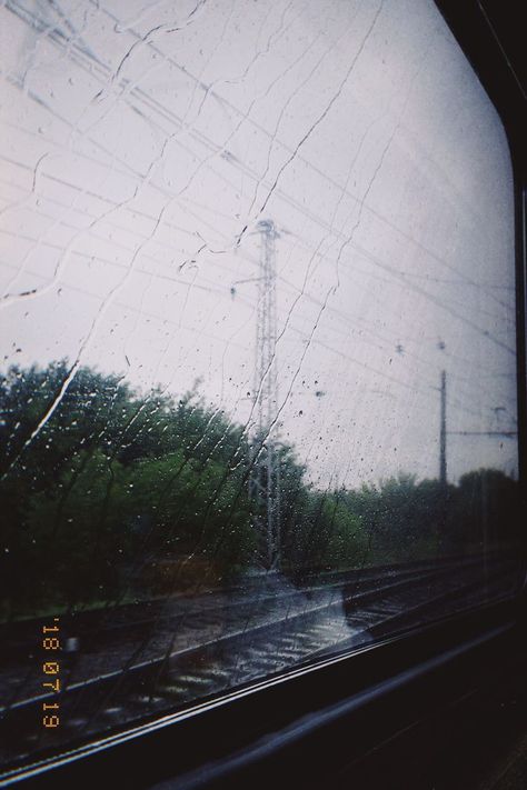 Rainy Train Ride Aesthetic, Aj Aesthetic, Rain Train, Playlist Photos, Train Aesthetic, Road Trip Playlist, Aesthetic Writing, Train Board, Rain Aesthetic