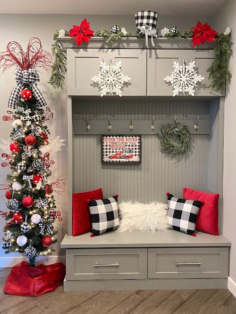 Plaid Christmas Decor, Buffalo Check Christmas, On Cloud Nine, Christmas Decorations Bedroom, Christmas Bedroom, Home Decor Christmas, Buffalo Plaid Christmas, Christmas Room, Cloud Nine