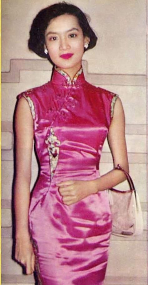 Chinese Dress Aesthetic, Firebird Costume, Hybrid Fashion, Chinese Dress Cheongsam, Hong Kong Actress, Vintage Cheongsam, Teresa Teng, Hong Kong Cinema, Kong Movie