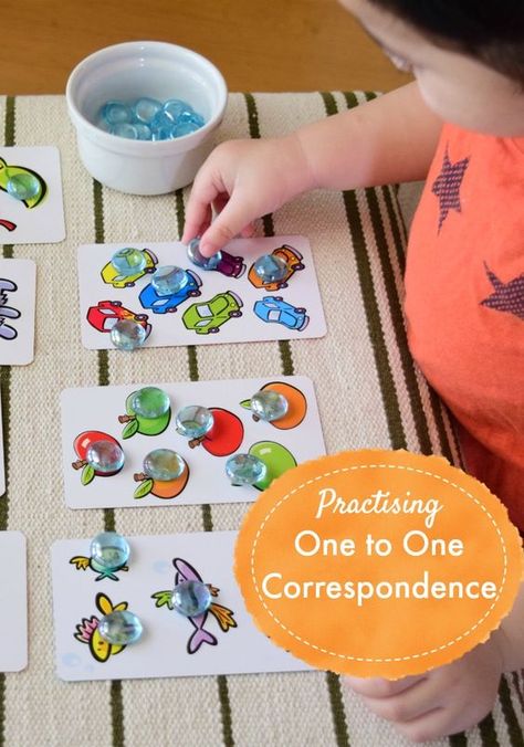 One to One correspondence uses 3D and 2D objects. The items are perceptual such as a car and a marble. This can either be an informal or naturalistic experience. Chicka Chicka 123, Asd Activities, One To One Correspondence, Counting Practice, Math Board Games, Early Childhood Activities, Math Board, Montessori Lessons, Learn Math