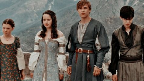 Narnia | Which fictional universe do you belong in? Narnia Dresses, Narnia Lucy, Narnia 2, Narnia Costumes, Clive Staples Lewis, Narnia Cast, Narnia Movies, Susan Pevensie, Narnia Prince Caspian