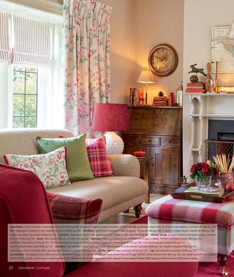 New home catalogue Laura Ashley Laura Ashley Living Room, Laura Ashley Bedroom, Country Cottage Living Room, Laura Ashley Home, Ashley Home, Cottage Living Rooms, Living Room Red, Cottage Interior, Country Interior