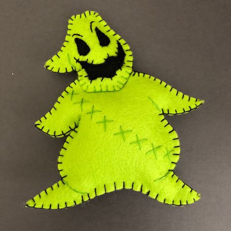 Free Oogie Boogie Pattern Oogie Boogie Template, Oogie Boogie Sewing Pattern Free, Oogie Boogie Diy Decoration, Oogie Boogie Plush Pattern, Oogie Boogie Pattern, Oogie Boogie Drawing, Oogie Boogie Cricut, Nightmare Before Christmas Felt Patterns, Oogie Boogie Ornament