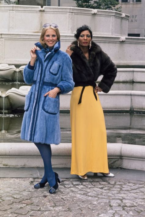 1970s Coats In New York Twiggy Outfits, 1970s Coat, Sparkly Tights, Thirty Flirty And Thriving, 70s Look, Lauren Hutton, Italian Actress, Bohemian Maxi, Bohemian Maxi Dress