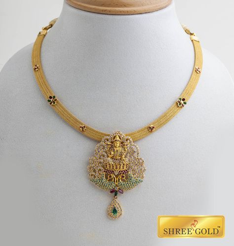 Jigini Necklace Gold, Naanu Design, Kanti Necklace, Simple Necklace Designs, Neck Pieces Jewelry, New Gold Jewellery Designs, Gold Bangle Set, Fancy Jewelry Necklace, Beautiful Gold Necklaces