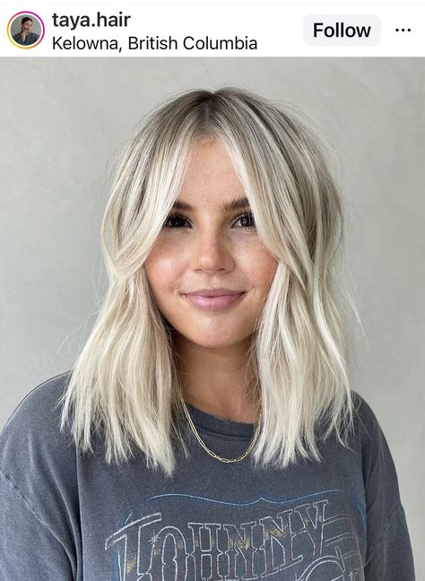 Blonde Long Lob, Keaton Oaks Hair, Summer Blonde Short Hair, Short Blonde Summer Hair, Blonde Hair Summer 2024, Mid Short Hairstyle Women, Blond Mid Length Hair, Short Blonde Hairstyle Women, Medium Length Platinum Blonde Hair