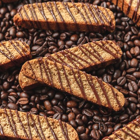 Coffee Biscotti Recipe, Espresso Biscotti Recipe, Espresso Biscotti, Coffee Biscotti, Easy Delicious Breakfast, Sage Recipes, Biscotti Cookies, Biscotti Recipe, Espresso Powder