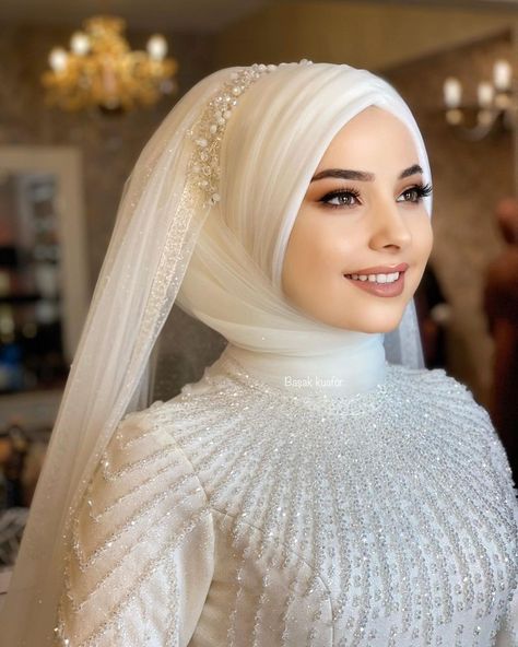 Disney Gowns, Elegant Long Sleeve Wedding Dresses, Wedding Hijab Styles, Stylish Gowns, Bridal Hijab Styles, Hijabi Brides, Muslimah Wedding Dress, Nikah Dress, Muslimah Wedding