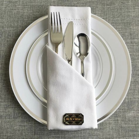 Sturdy Disposable Silver Plastic Plates and Cutlery 125 Pieces - On Sale - Bed Bath & Beyond - 39043720 Disposable Utensils, Plates Wedding, Disposable Plastic Plates, Plastic Silverware, Plastic Utensils, Plastic Forks, Plastic Cutlery, Fast Cleaning, Plastic Spoons