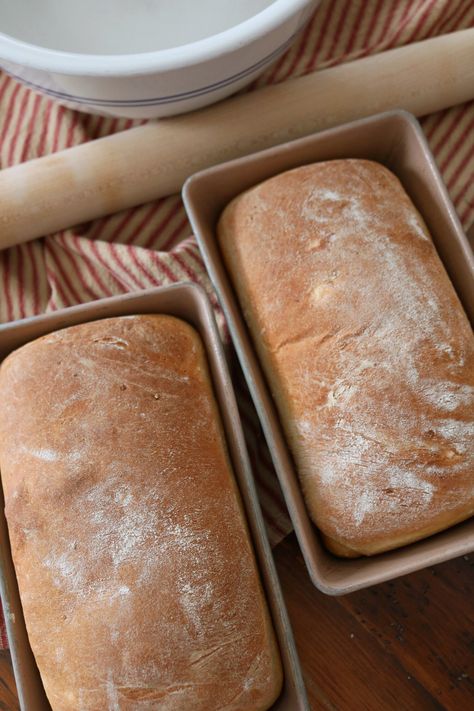 Homemade from scratch recipes - Old-fashioned potato bread recipe. Potato bread is, in its most basic form, bread made with a mashed potato mixed in. This recipe also uses buttermilk, which gives it great flavor. Old Fashioned Bread Recipes, Potato Bread Recipe Homemade, Country Meals, Potato Bread Recipe, Amish Bakery, Simple Country Living, Recipes With Yeast, Amish Bread, Mennonite Recipes