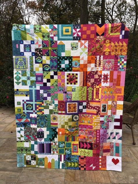 Sampler Quilts Modern, Batik Quilts Ideas, Quilt Patterns Simple, Quilting By Hand, Crumb Quilting, Quilt Contemporary, Easy Quilting Projects, Scraps Quilt, Crumb Quilts