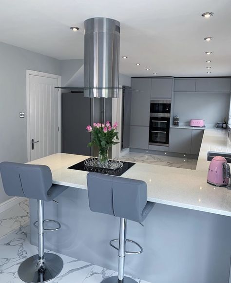 Pink And Grey Kitchen, White House Interior, Guest Bedroom Design, Gray And White Kitchen, Marble Home, House Organisation, Future Apartment Decor, White Kitchen Design, Pink Home Decor