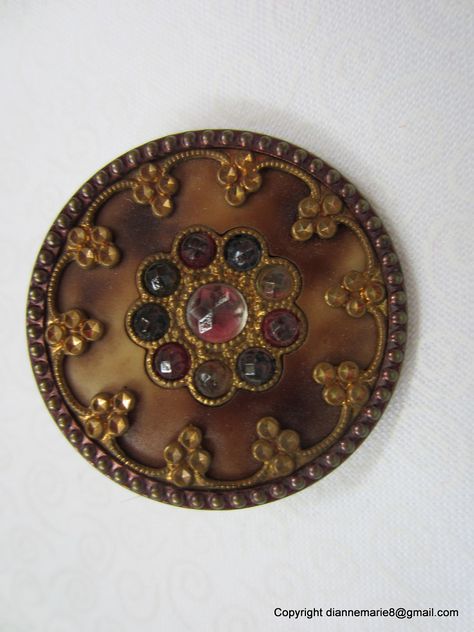 Victorian Celluloid Button.  Owner/Seller buttonfun7 on ebay. Button Craft, Antique Buttons, Button Art, Button Crafts, Beaded Brooch, Shape And Form, Vintage Buttons, Button Pins, Brooches