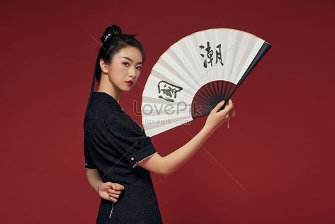 National tide knight beautiful woman holding fan image,picture free download 501739442,free picture,lovepik.com,oriental,chinese,chinese style#photo#people Holding Fan Pose Reference, Hand Holding Fan Reference, Holding Fan Reference, Fan Poses, Cosplay Poses, Art Anatomy, Fan Image, Chinese Fan, Hand Hold